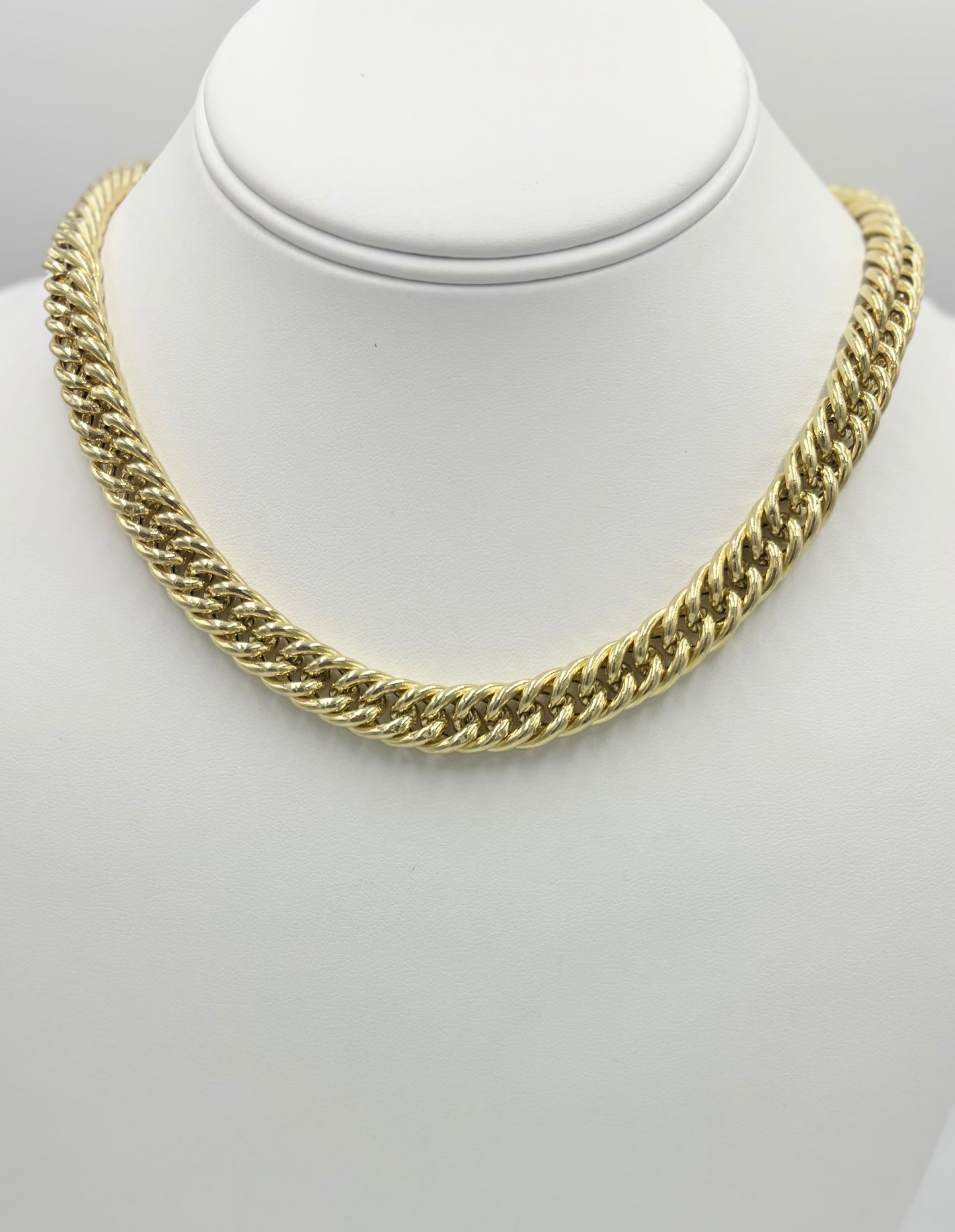 Bold Curb Chain Choker